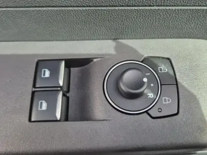 Photo 9 Ford Transit Courier Gén. II Ph1 Limited 2