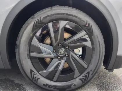 Photo 8 Toyota C-HR Gén. I Ph1 Design 5