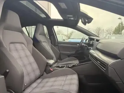 Photo 9 Volkswagen Golf Gén. VIII Ph1 GTE 5