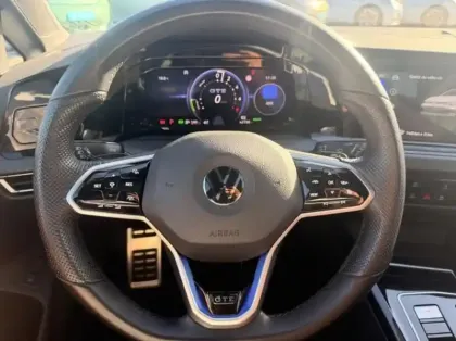 Photo 13 Volkswagen Golf Gén. VIII Ph1 GTE 5