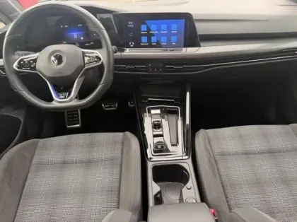 Photo 10 Volkswagen Golf Gén. VIII Ph1 GTE 5