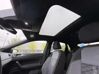 Photo 6 Volkswagen Polo Gén. VI Ph2 R-Line 5