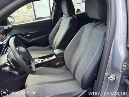 Photo 8 Peugeot 2008  1.2 Hybrid 145ch Allure e-DCS6