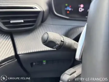 Photo 12 Peugeot 2008  1.2 Hybrid 145ch Allure e-DCS6