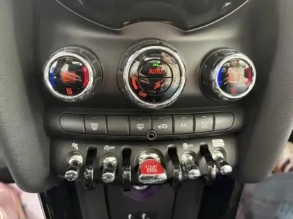 Photo 9 Mini Mini  5 Portes Cooper 136ch Edition Greenwich BVA7 109g
