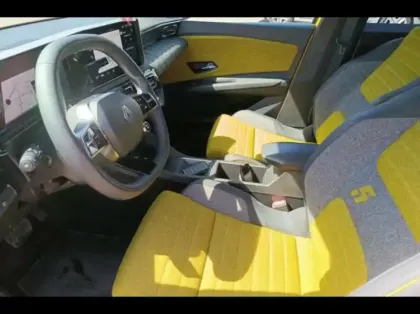 Photo 9 Renault 5 Gén. III Ph1 Iconic Cinq 