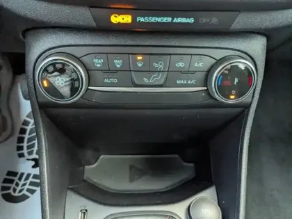 Photo 10 Ford Fiesta Gén. V Ph2 ST-Line 5