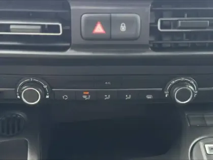 Photo 12 Fiat Doblo Gén. III Ph2 Pack Premium Connect 4