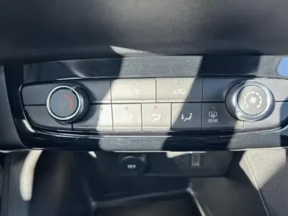 Photo 12 Opel Corsa Gén. VI Ph2 Edition 5