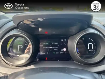 Photo 13 Toyota Yaris  116h Design 5p MC24
