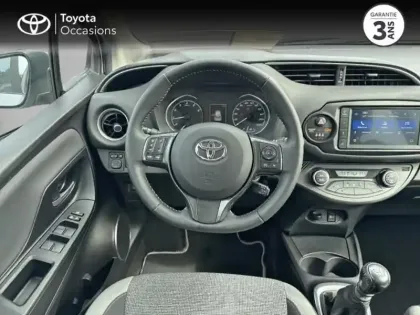 Photo 8 Toyota Yaris Gén. III Ph3 Design Y20 5