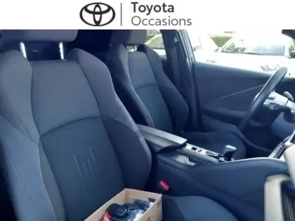 Photo 11 Toyota C-HR  2.0 Hybride 200ch Design MY25