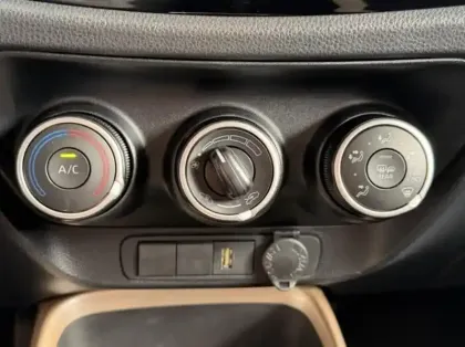 Photo 14 Toyota Aygo  X 1.0 VVT-i 72ch Design S-CVT