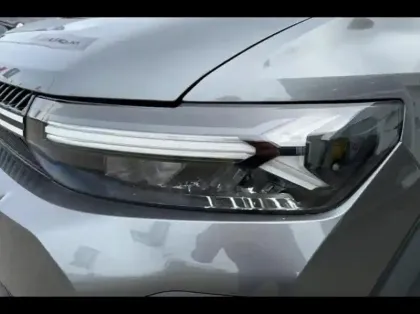 Photo 13 Dacia Bigster  1.8 hybrid 155ch Extreme