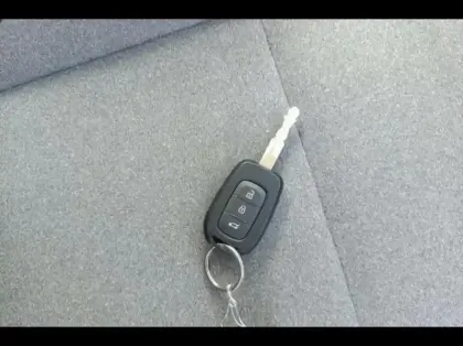 Photo 14 Renault Clio  1.5 Blue dCi 100ch Evolution