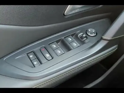 Photo 14 Peugeot 308 Gén. III Ph1 GT 5