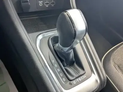 Photo 9 Renault Captur  1.6 E-Tech hybride 145ch Intens -21