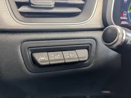 Photo 8 Renault Captur  1.6 E-Tech hybride 145ch Intens -21