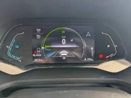 Photo 14 Renault Captur  1.6 E-Tech hybride 145ch Intens -21