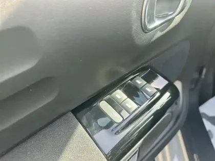 Photo 11 Citroën C3 Gén. III Ph2 Shine 5