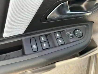 Photo 11 Citroën C4 Gén. III Ph2 MAX 5