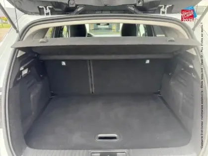 Photo 13 Renault Captur  1.6 E-Tech hybride 145ch Intens -21