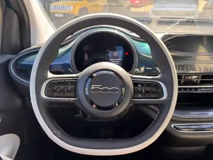 Photo 12 Fiat 500 Gén. II Ph1 MY25 La Prima 3