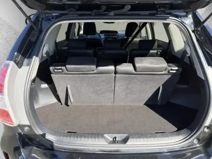 Photo 11 Toyota Prius 136h SkyView