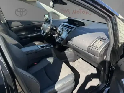 Photo 17 Toyota Prius 136h SkyView