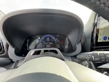 Photo 13 Toyota Yaris Hybride 1.5 HYBRID 130H DESIGN PACK CARGO 130