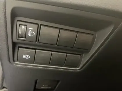 Photo 12 Toyota Yaris Gén. I Ph1 NG Design 5