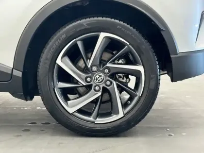 Photo 8 Toyota C-HR 2.0 Hybride 184 Design Ultimate