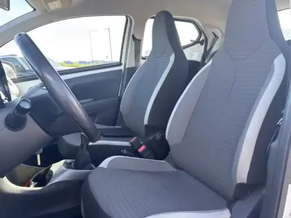 Photo 15 Toyota Aygo Gén. II Ph2 x-play 3