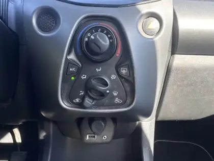 Photo 13 Toyota Aygo Gén. II Ph2 x-play 3