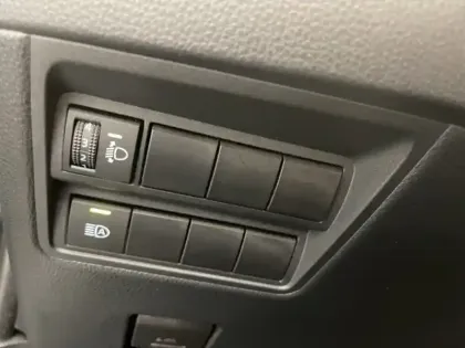 Photo 11 Toyota Yaris Gén. I Ph1 NG Design 5