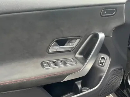 Photo 17 Mercedes Classe A 250 e Hybrid EQ AMG Line