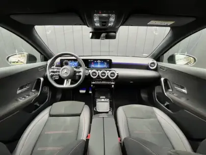 Photo 9 Mercedes Classe A 250 e Hybrid EQ AMG Line