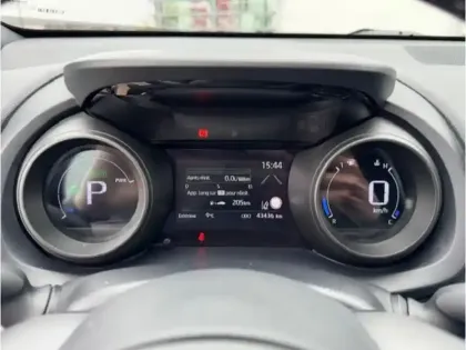 Photo 12 Toyota Yaris Hybride Design 116H 2WD