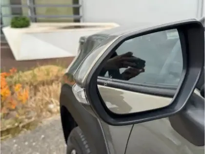 Photo 17 Toyota Yaris Hybride Design 116H 2WD