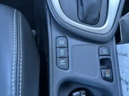 Photo 17 Mazda 2 Hybrid 1.5 116ch Agile