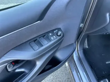 Photo 5 Mazda 2 Hybrid 1.5 116ch Agile