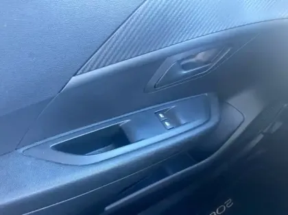 Photo 5 Peugeot 208 Gén. II Ph1 Premium 5