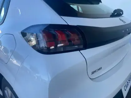 Photo 29 Peugeot 208 Gén. II Ph1 Premium 5