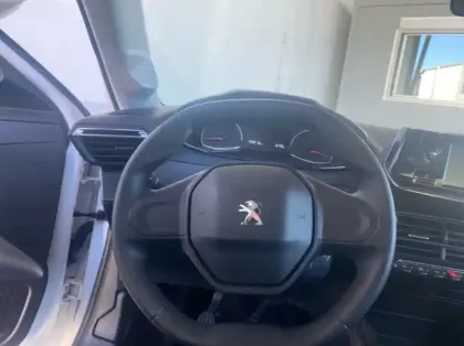 Photo 6 Peugeot 208 Gén. II Ph1 Premium 5