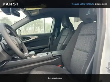 Photo 9 Renault Austral 1.2 E-Tech full hybrid 200ch Techno esprit Alpine - 24