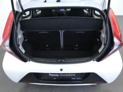 Photo 5 Toyota Aygo Gén. II Ph2 x-play 3