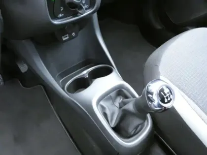 Photo 12 Toyota Aygo Gén. II Ph2 x-play 3