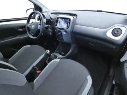 Photo 14 Toyota Aygo Gén. II Ph2 x-play 3