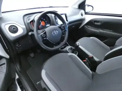 Photo 15 Toyota Aygo Gén. II Ph2 x-play 3