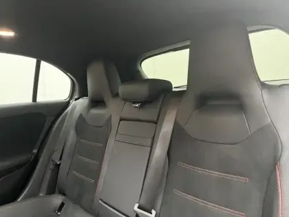 Photo 14 Mercedes Classe A 200 d AMG Line